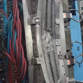 Automotive grille plastic mold
